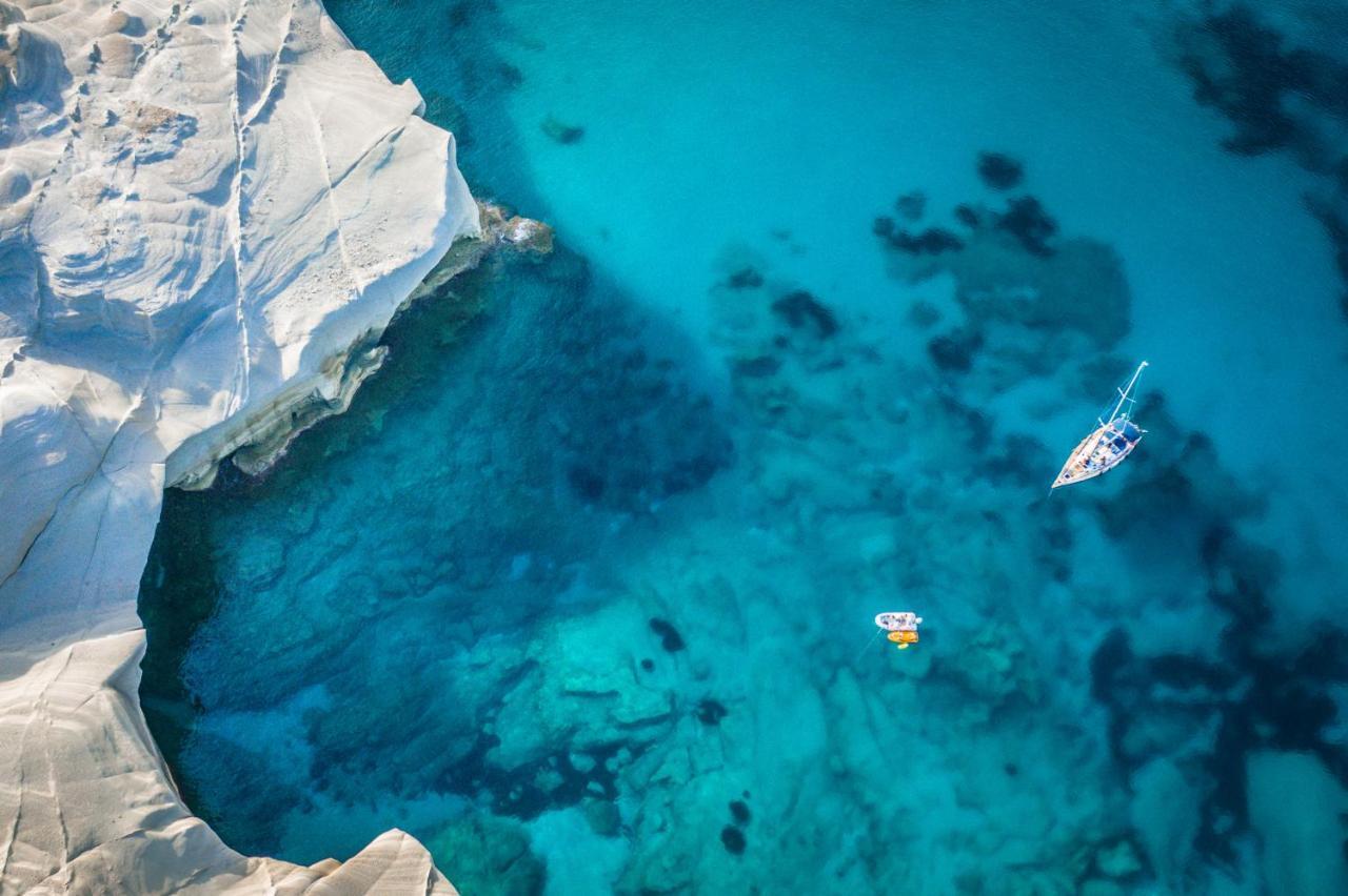 Psaravolada Milos Strand van Agia Kiriaki
