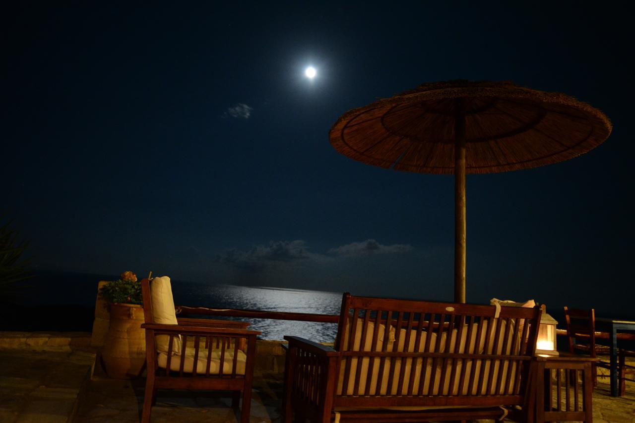 Psaravolada Milos Hotel 3*