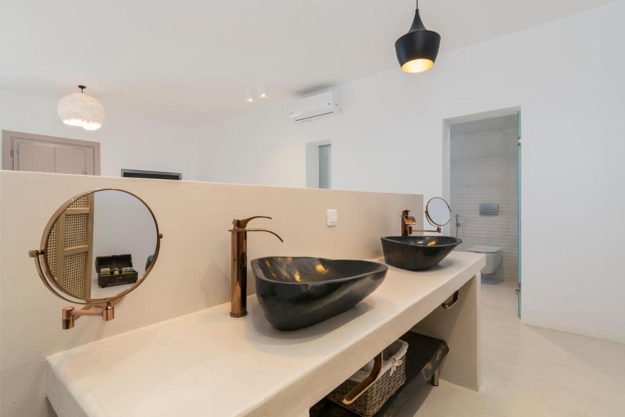Psaravolada Milos Hotel Strand van Agia Kiriaki